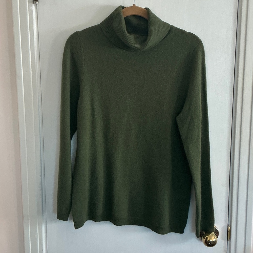 Morgan Taylor Olive Green Cashmere Turtleneck Sweater